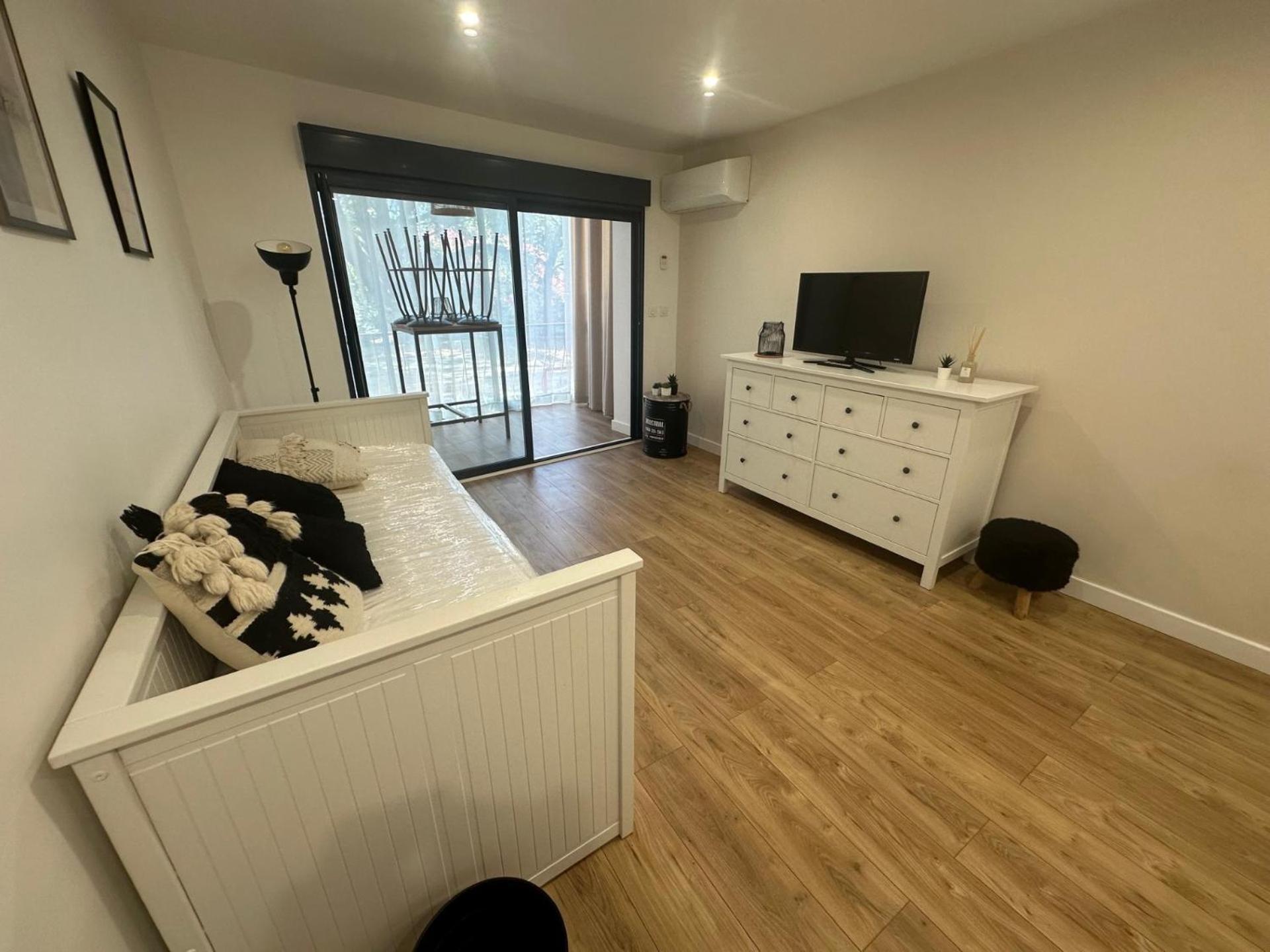 Studio Avec Parking Prive, Plage Et Centre A Pied 1 Apartment